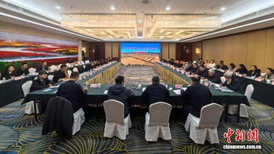 11月19日至20日,辽宁省新型气象为农服务体系建设现场会在盘锦召开。(辽宁省气象局 供图) 11月19日至20日,辽宁省新型气象为农服务体系建设现场会在盘锦召开。(辽宁省气象局 供图)