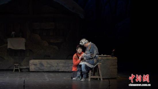 歌剧《白毛女》在盛京大剧院演出。韩浩天 摄 歌剧《白毛女》在盛京大剧院演出。韩浩天 摄