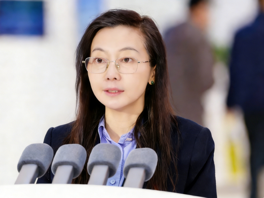 辽宁方大总医院党委书记詹柏丹 主持仪式 辽宁方大总医院党委书记詹柏丹 主持仪式