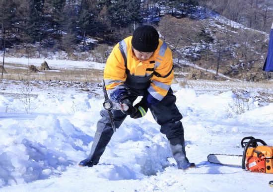 ��ҵ��Աʹ�ù��߽��С��Ʊ����� (4)