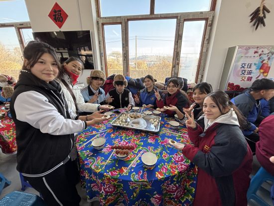 各族少年冰雪乐 同心相伴暖冬行 2026年沈阳市各族青少年冰雪冬令营欢乐启幕