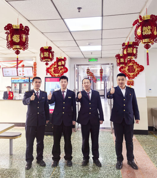 ����ԱΪ�������г���Ԣ��ܰ�ķ������