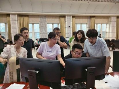 风雨中的坚守 ――辽宁省气象台迎战台风“巴威”纪实