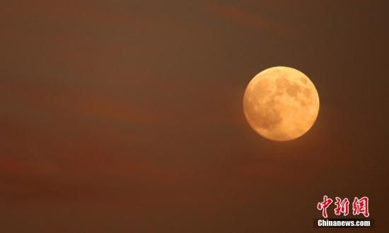 工务段党委举行喜迎十九大 永远跟党走朗诵比