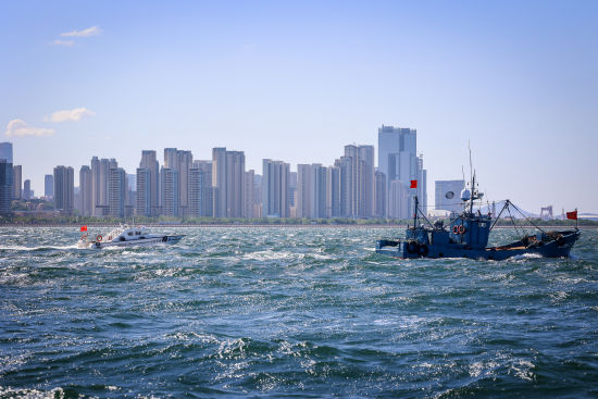 大连边检站多项举措全力确保开海季辖区海域航行通关顺畅