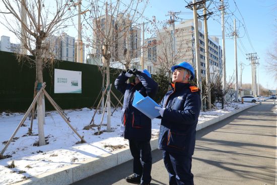 �����������繫˾������Ա����������·����ѹ���ȹ����豸��չ��Ѳ�ػ��������Ų顣�����������繫˾��ͼ